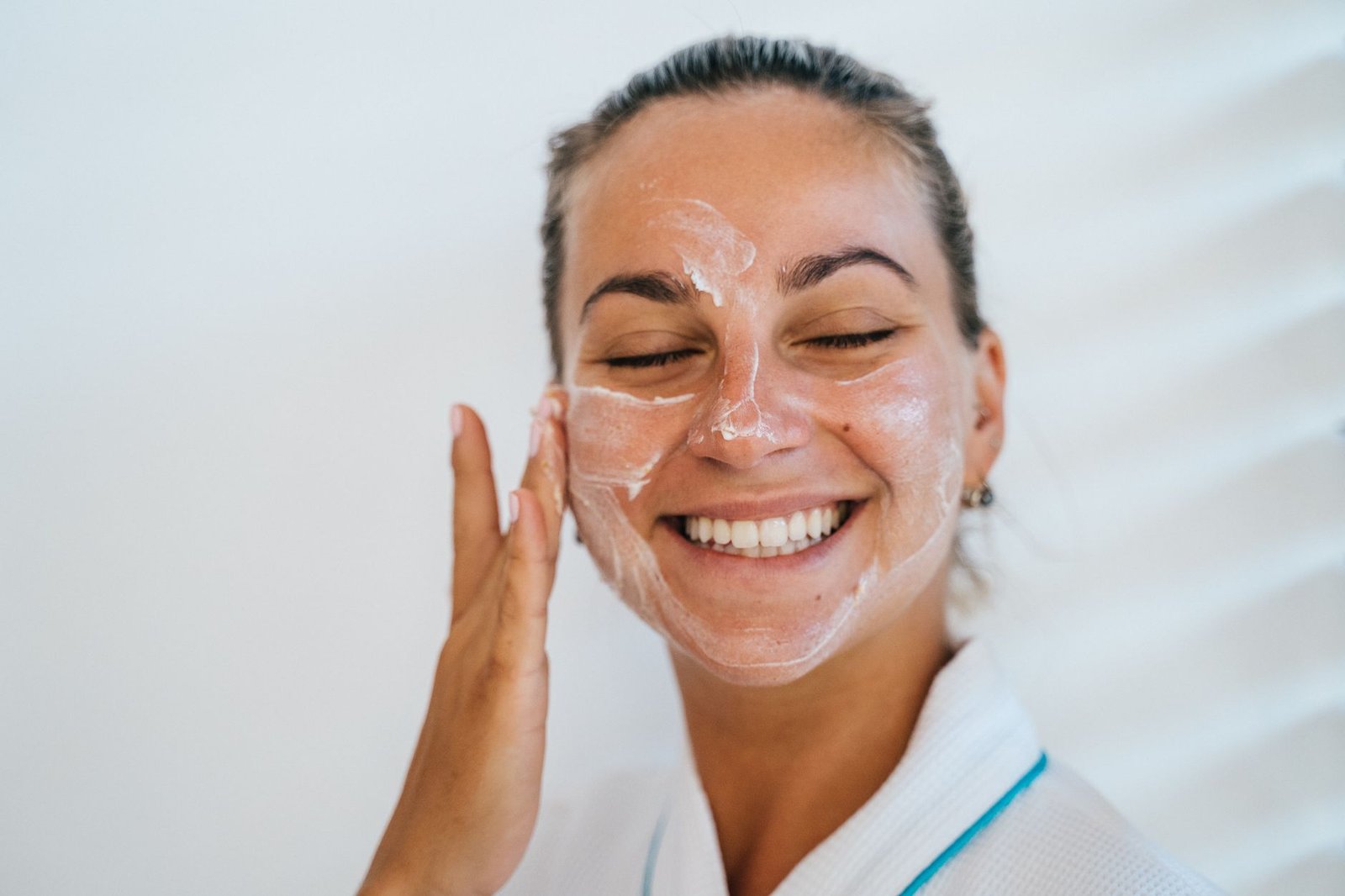 Mesotherapy aftercare Maldives: gentle skincare applied after a session
